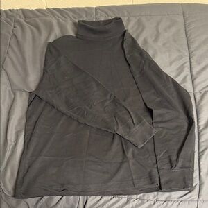 Roundtree & Yorke Classic Black Turtleneck Sweater